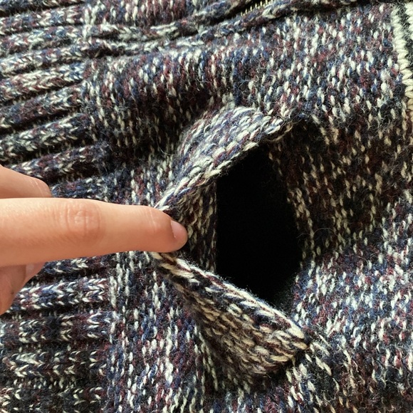 Aritzia lambs wool sweater - Picture 5 of 6